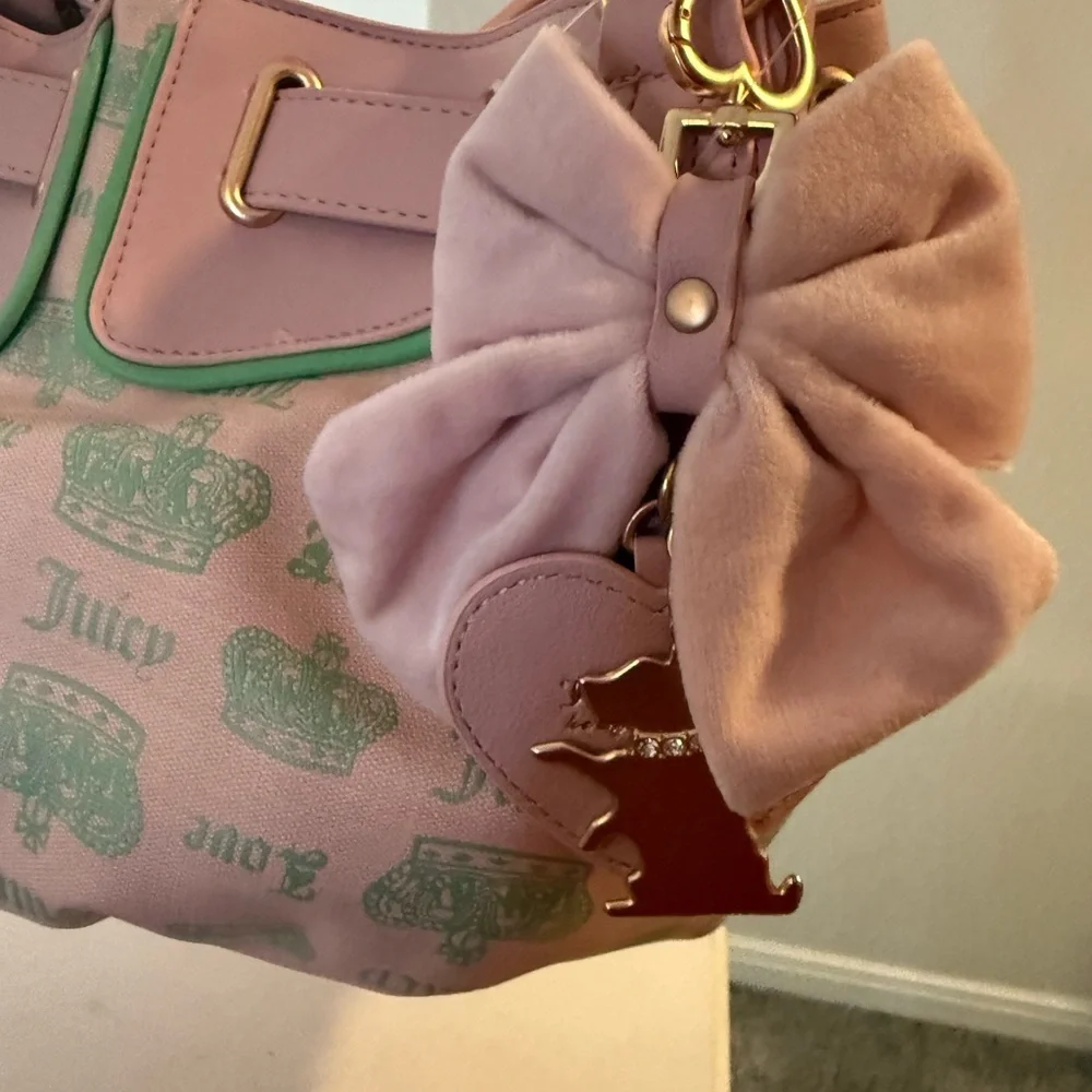 Juicy Couture Exclusive 